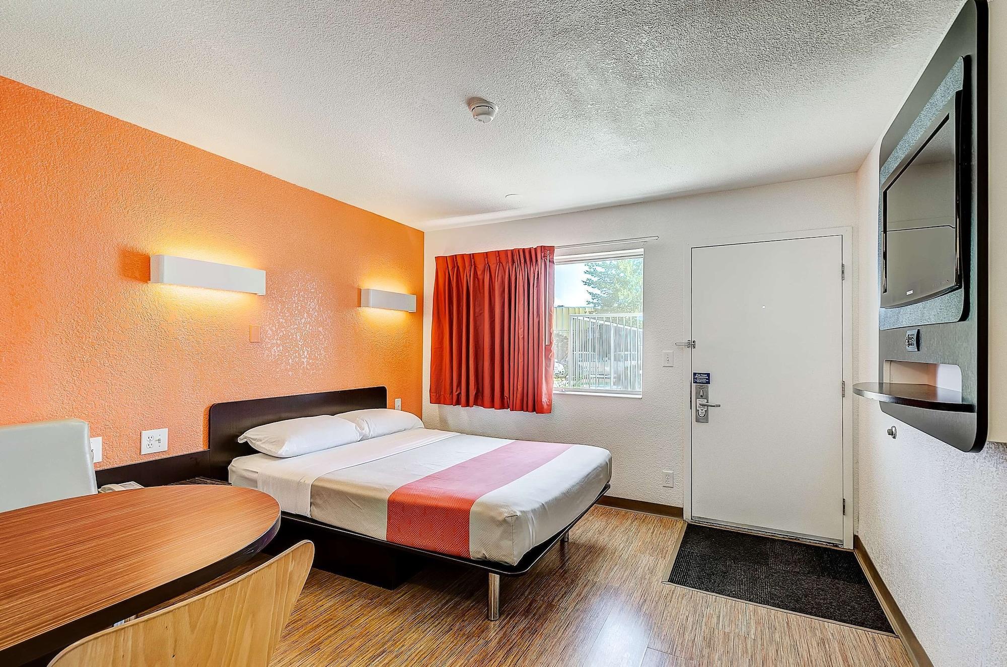 Park Inn By Radisson, ธอร์นตัน ภายนอก รูปภาพ