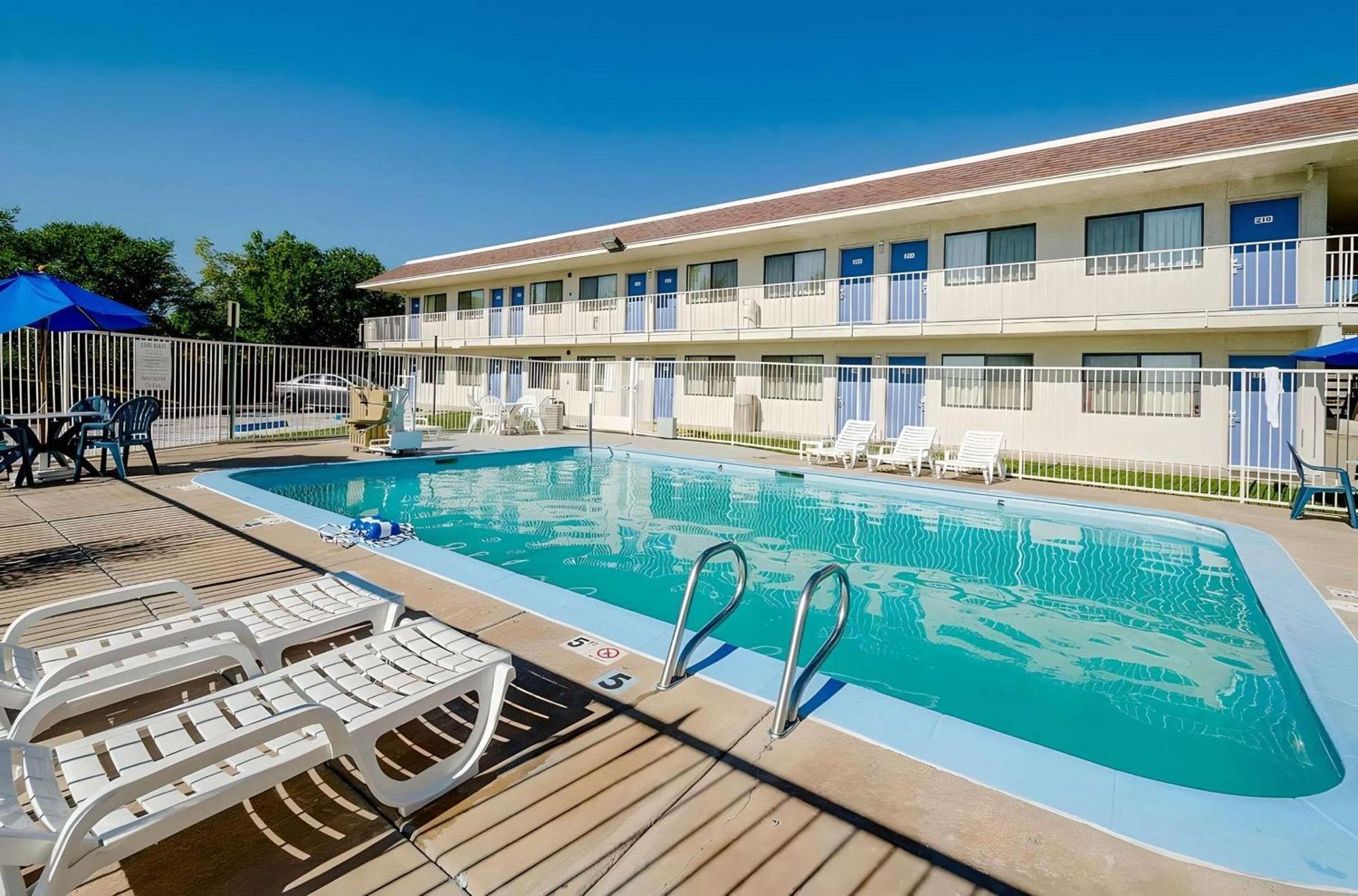 Park Inn By Radisson, ธอร์นตัน ภายนอก รูปภาพ
